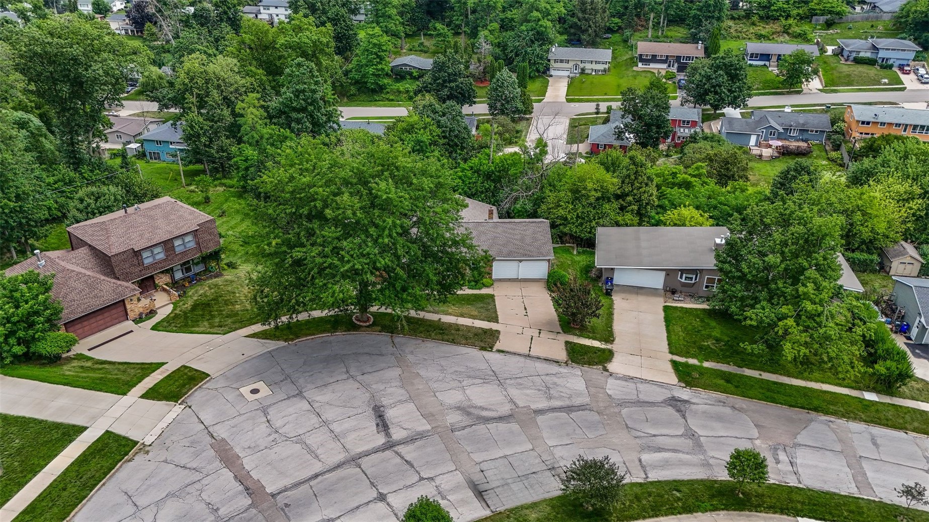 3854 Lost Valley Road SE Cedar Rapids IA 52403