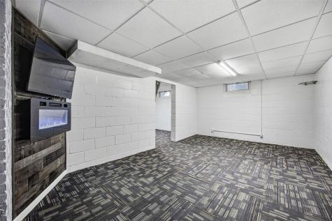 3901 B Avenue NE Cedar Rapids IA 52402