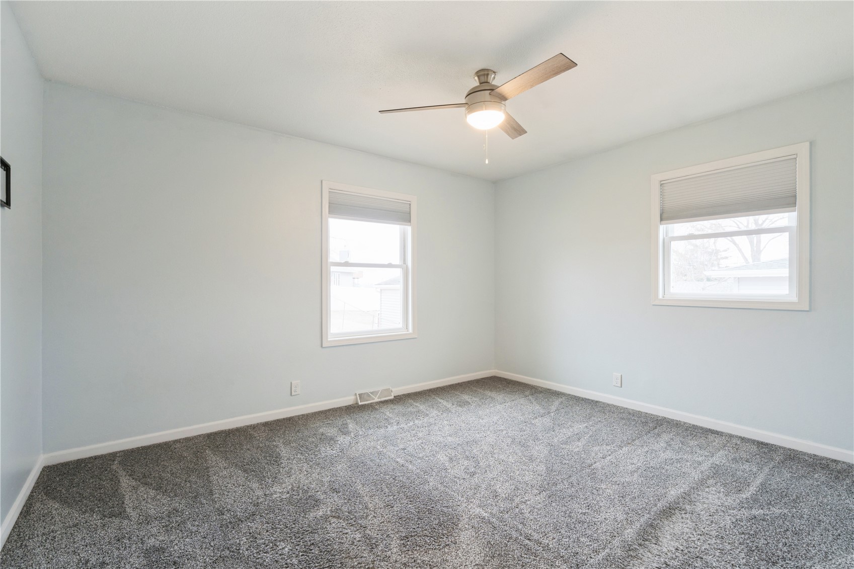 135 Eastview Drive NW Cedar Rapids IA 52405