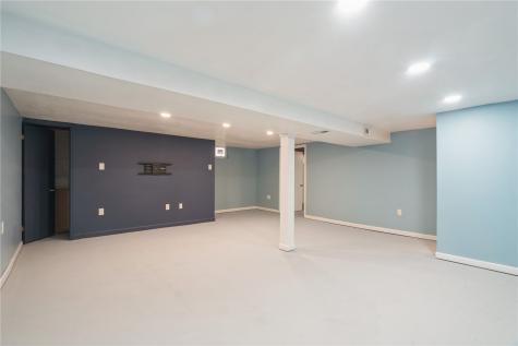 135 Eastview Drive NW Cedar Rapids IA 52405