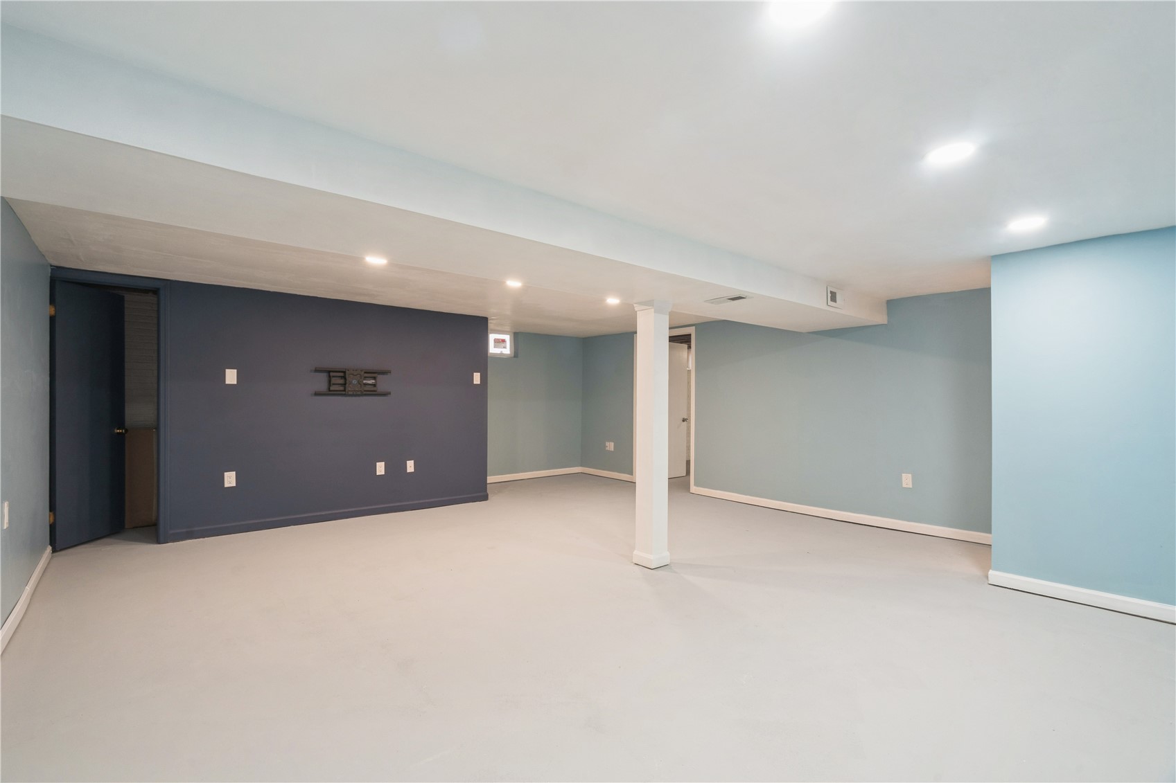 135 Eastview Drive NW Cedar Rapids IA 52405