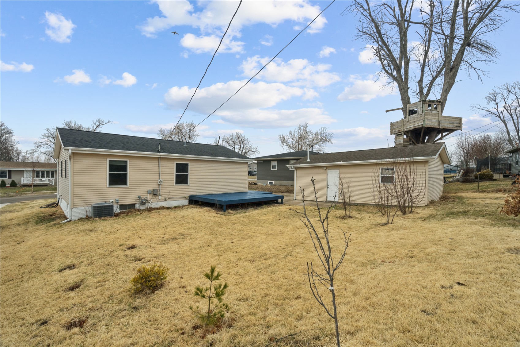 135 Eastview Drive NW Cedar Rapids IA 52405