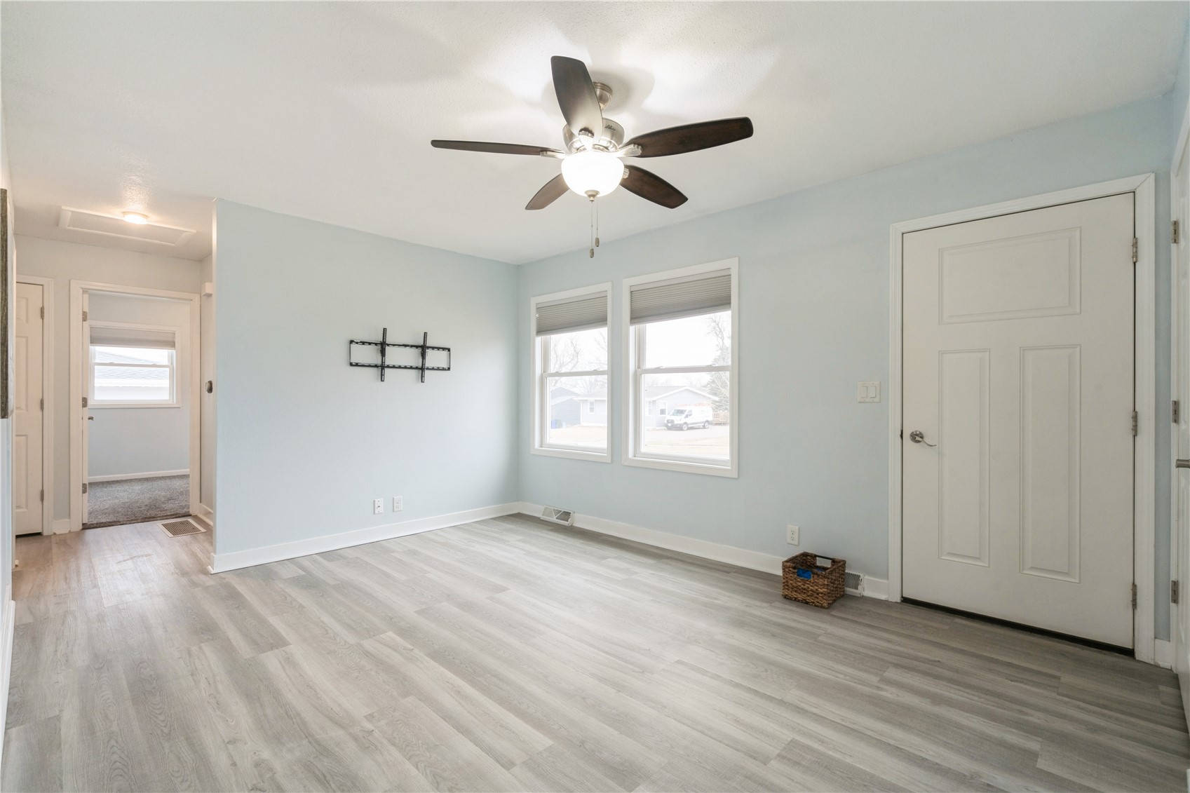 135 Eastview Drive NW Cedar Rapids IA 52405