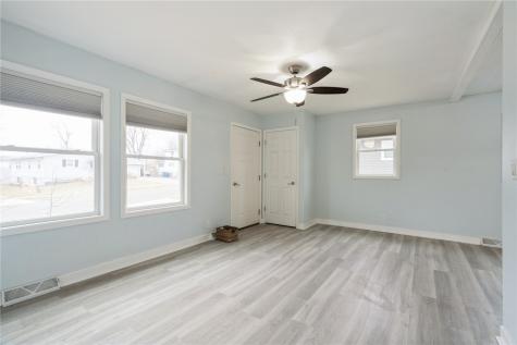 135 Eastview Drive NW Cedar Rapids IA 52405