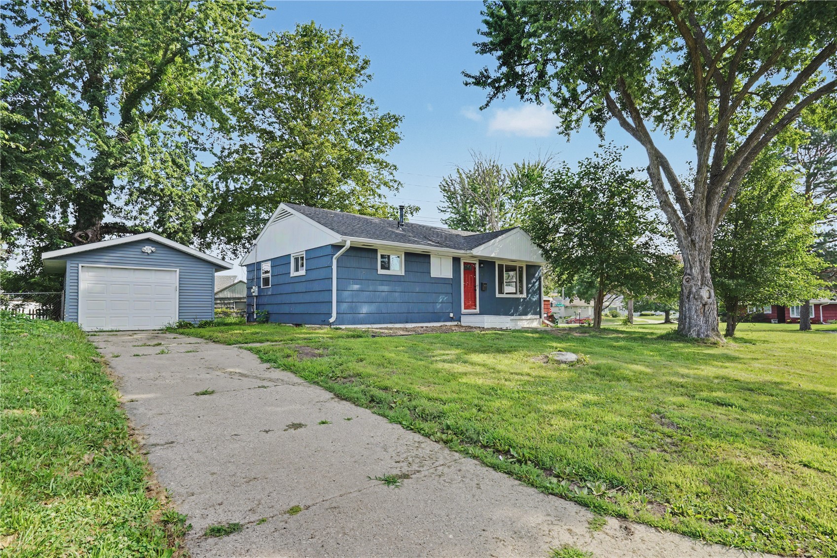 901 Harold Drive SE Cedar Rapids IA 52403