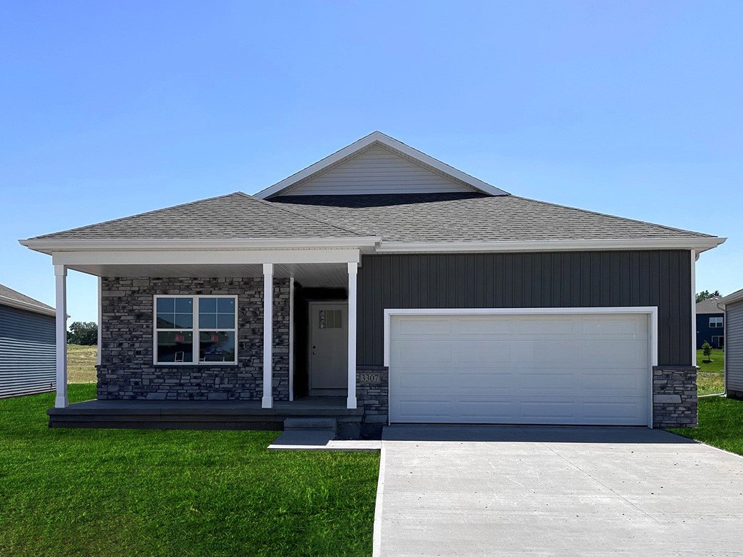 2747 Cecelia Drive Hiawatha IA 52233