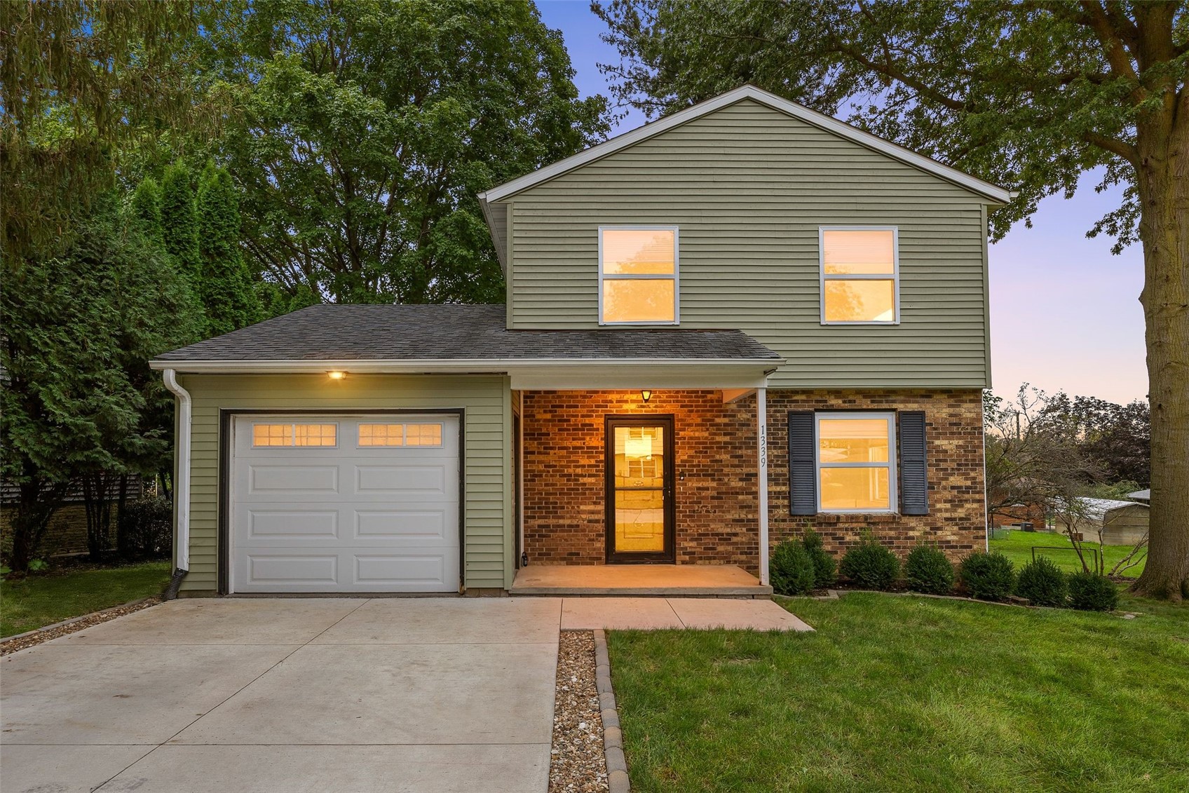 Iowa City IA, 1339 E Bloomington Street