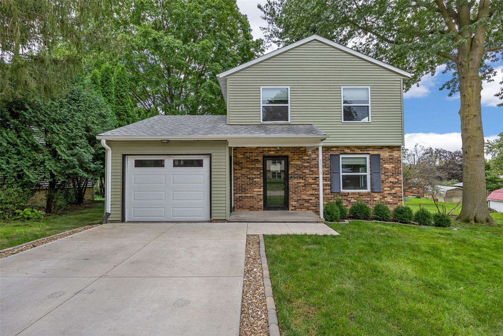 1339 E Bloomington Street Iowa City IA 52245