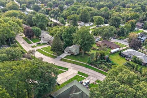 1339 E Bloomington Street Iowa City IA 52245
