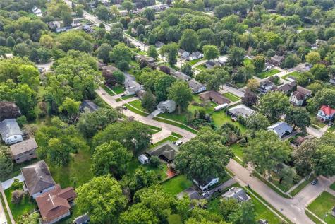 1339 E Bloomington Street Iowa City IA 52245