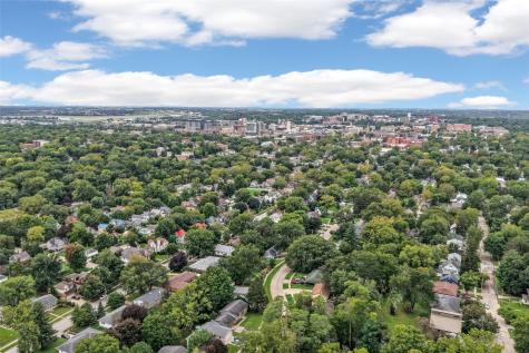 1339 E Bloomington Street Iowa City IA 52245