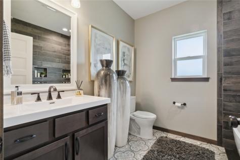 115 Deborah Anne Lane Ely IA 52227