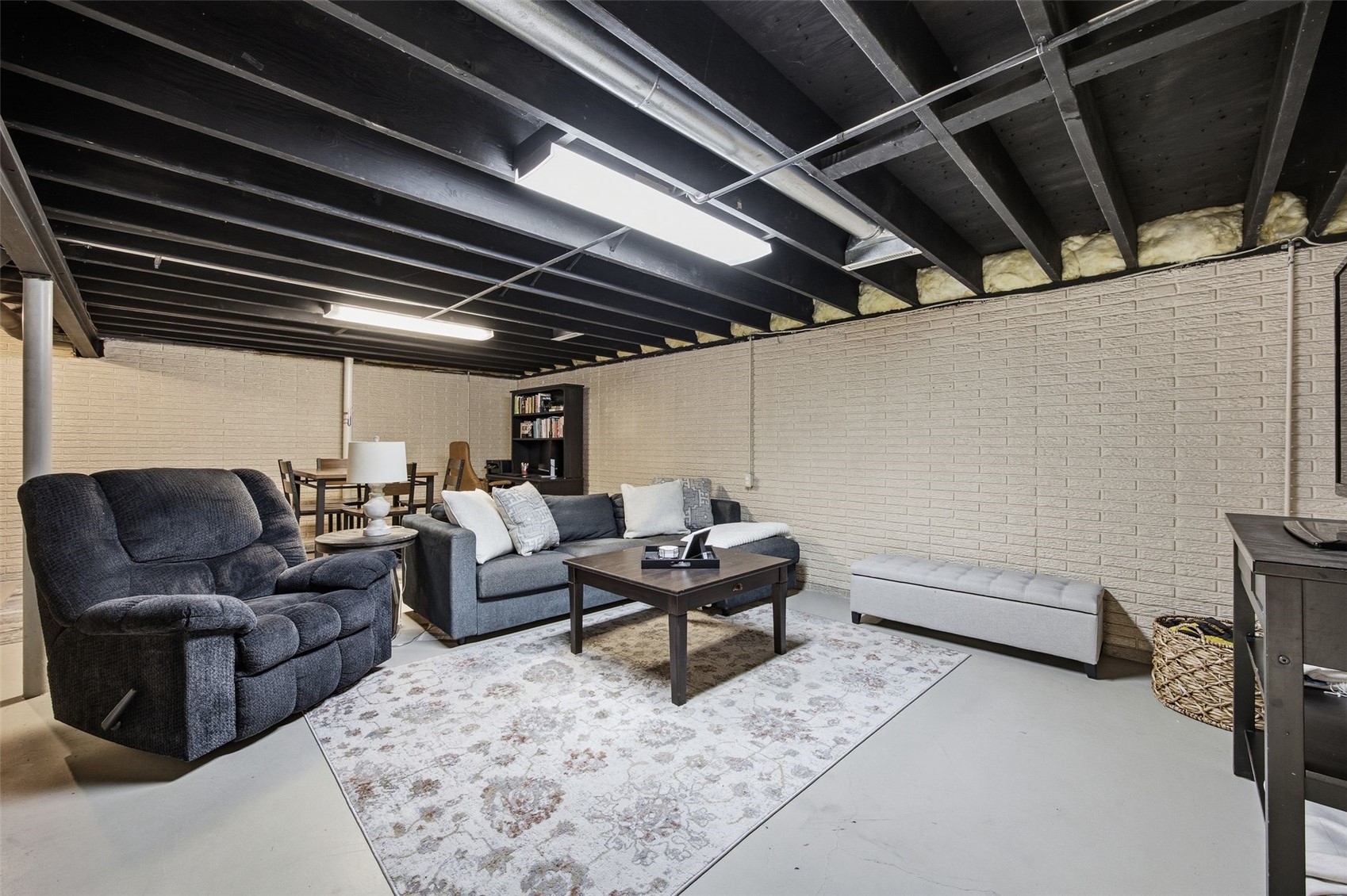 374 Hampden Drive NE Cedar Rapids IA 52402