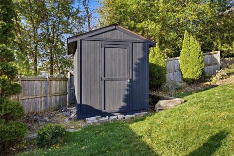 374 Hampden Drive NE Cedar Rapids IA 52402