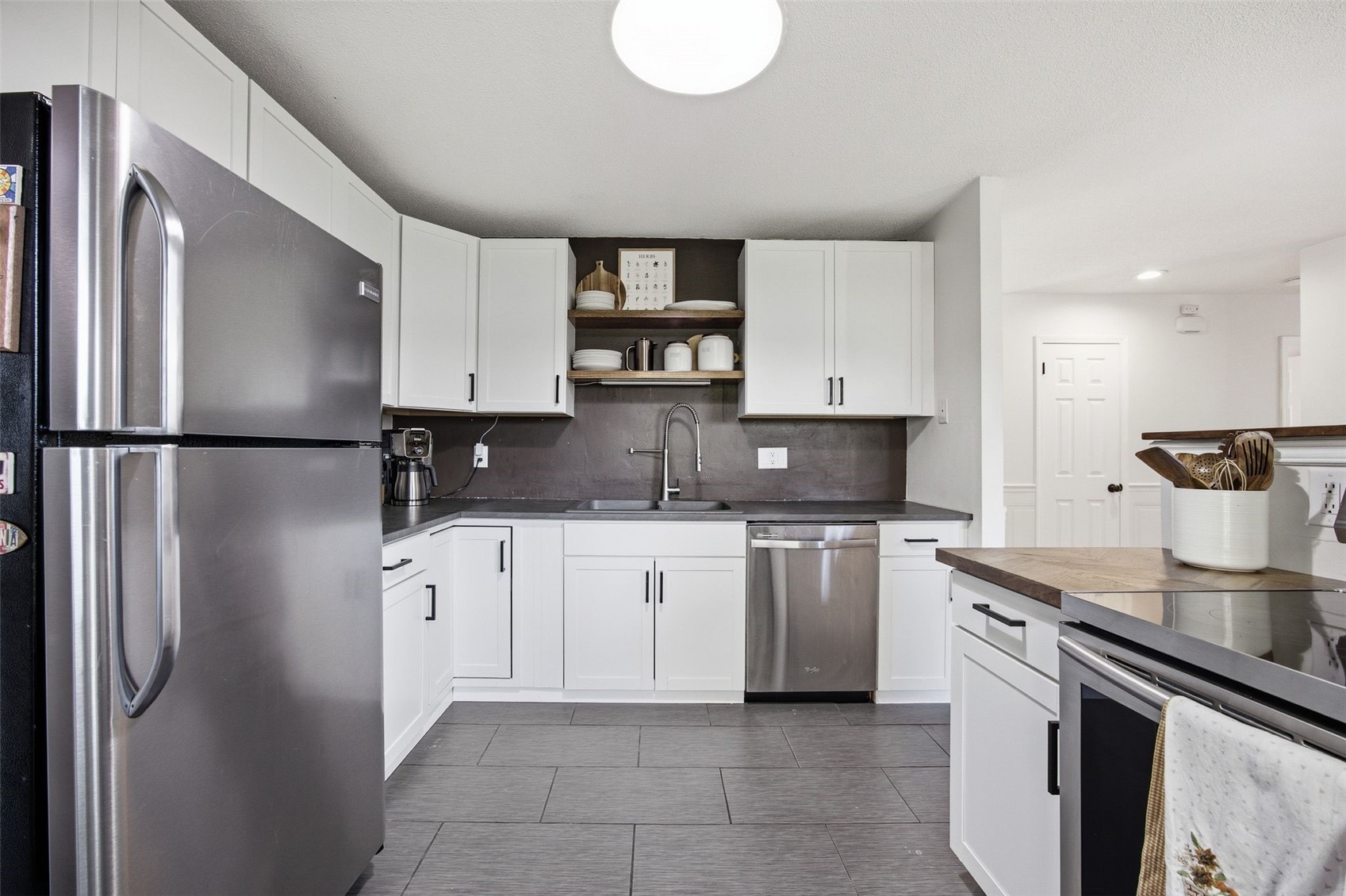 374 Hampden Drive NE Cedar Rapids IA 52402