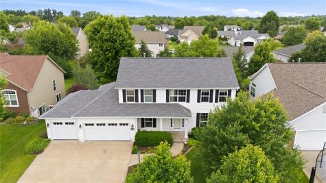2511 Grey Wolf Hiawatha IA 52411