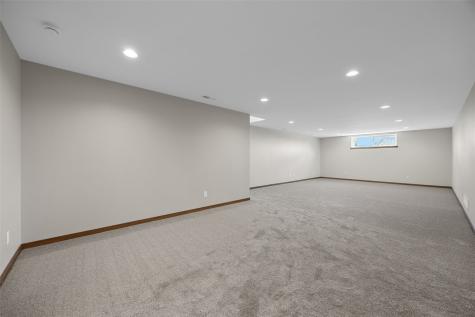 7515 Country Ridge Drive NW Cedar Rapids IA 52405