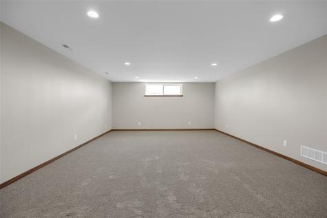 7515 Country Ridge Drive NW Cedar Rapids IA 52405