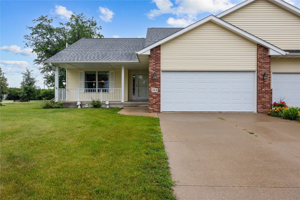 104 Country View Mechanicsville IA 52306