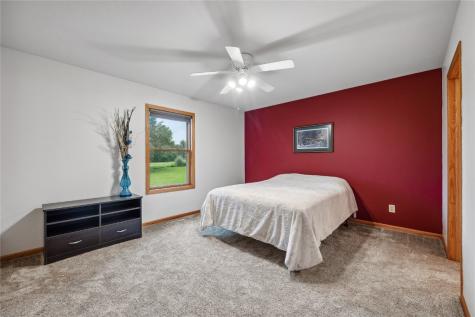 104 Country View Mechanicsville IA 52306