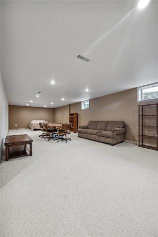 104 Country View Mechanicsville IA 52306