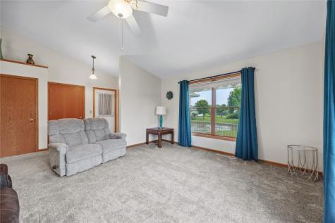 104 Country View Mechanicsville IA 52306