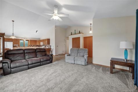 104 Country View Mechanicsville IA 52306
