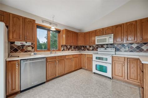 104 Country View Mechanicsville IA 52306