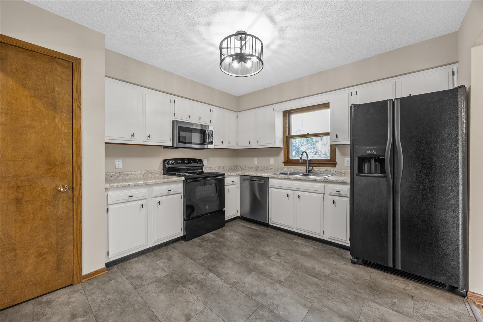 4390 Ridge Road Cedar Rapids IA 52411
