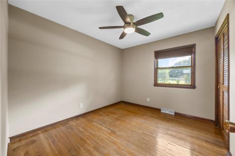 4390 Ridge Road Cedar Rapids IA 52411