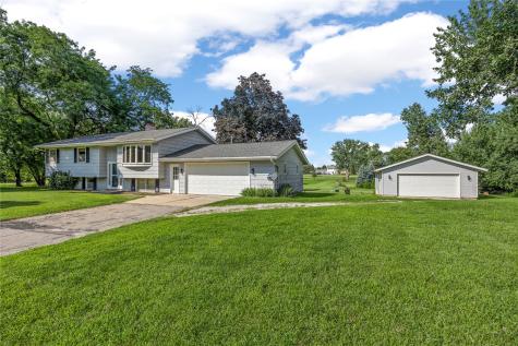 4390 Ridge Road Cedar Rapids IA 52411