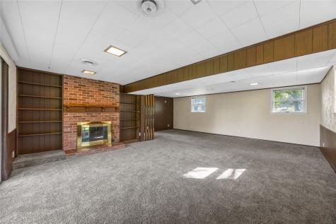 4390 Ridge Road Cedar Rapids IA 52411