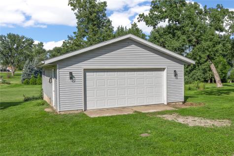 4390 Ridge Road Cedar Rapids IA 52411
