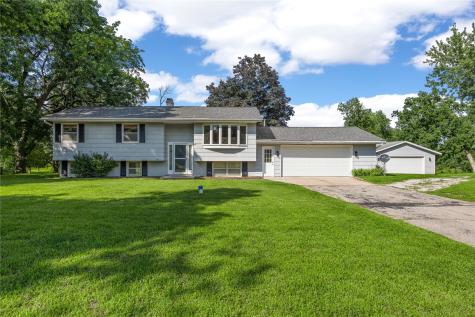 4390 Ridge Road Cedar Rapids IA 52411
