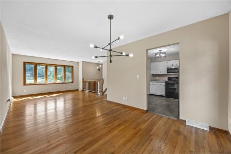 4390 Ridge Road Cedar Rapids IA 52411