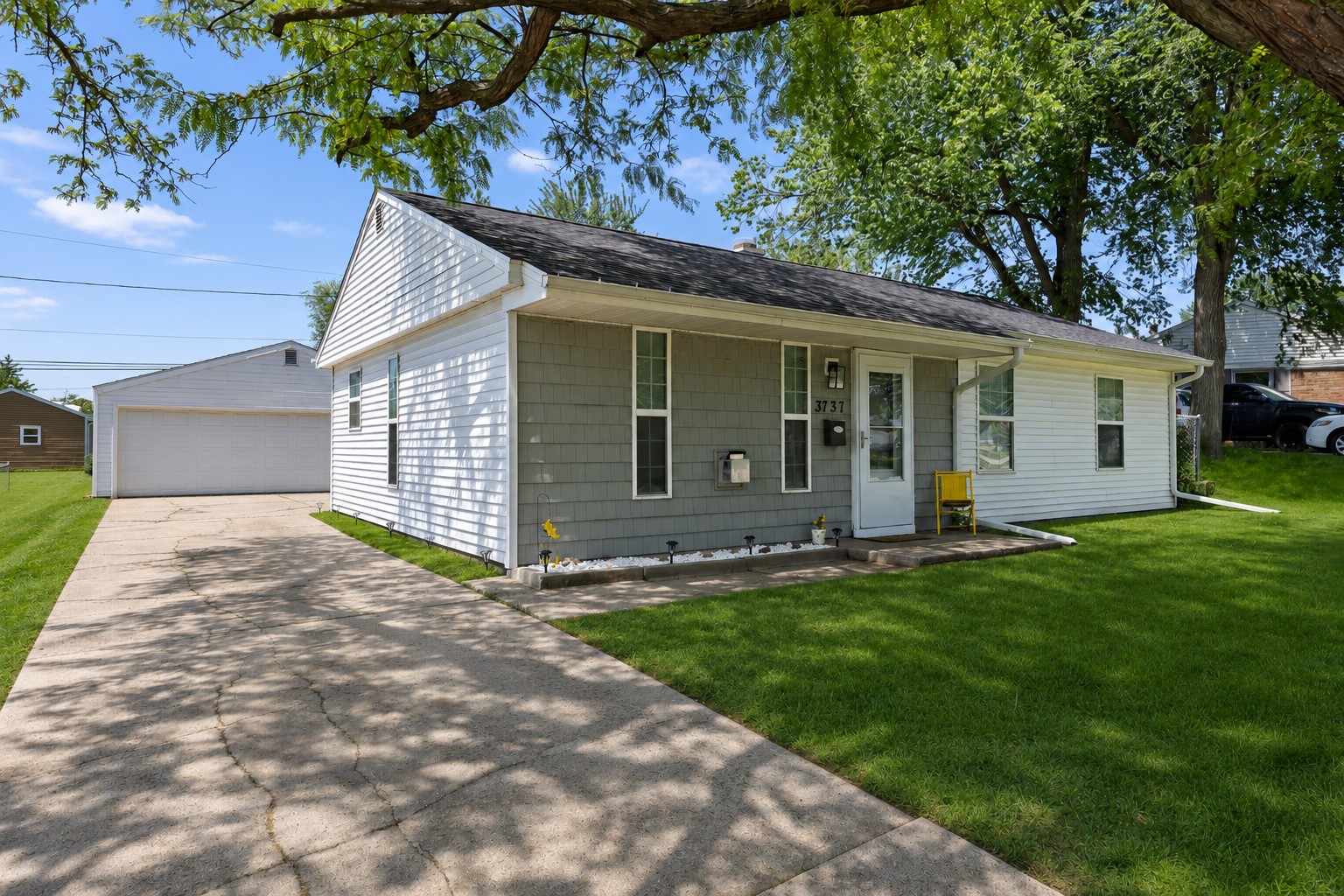 3737 Oakland Road NE Cedar Rapids IA 52402
