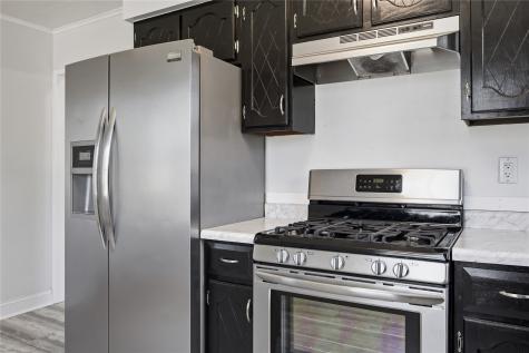 3737 Oakland Road NE Cedar Rapids IA 52402