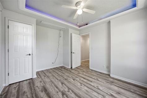 3737 Oakland Road NE Cedar Rapids IA 52402