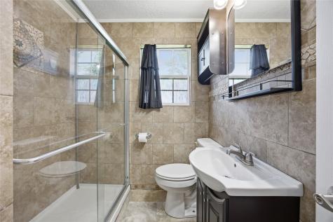 3737 Oakland Road NE Cedar Rapids IA 52402