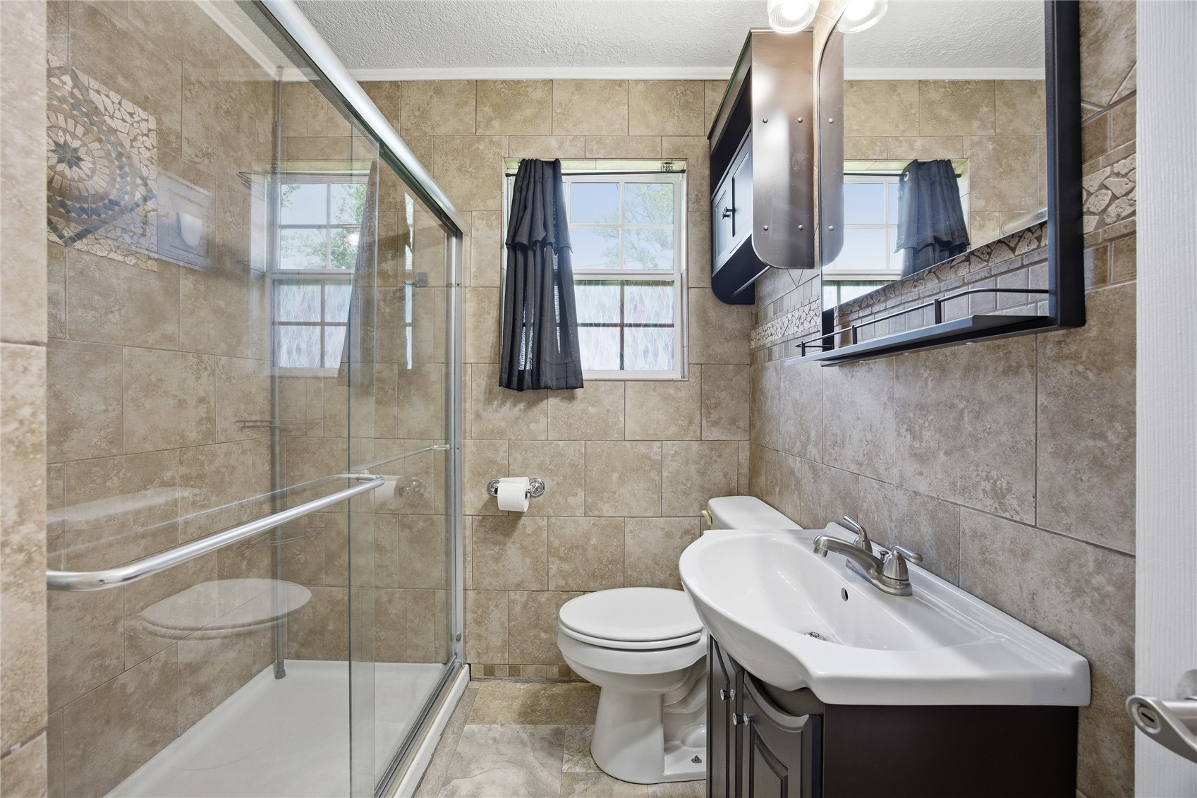 3737 Oakland Road NE Cedar Rapids IA 52402