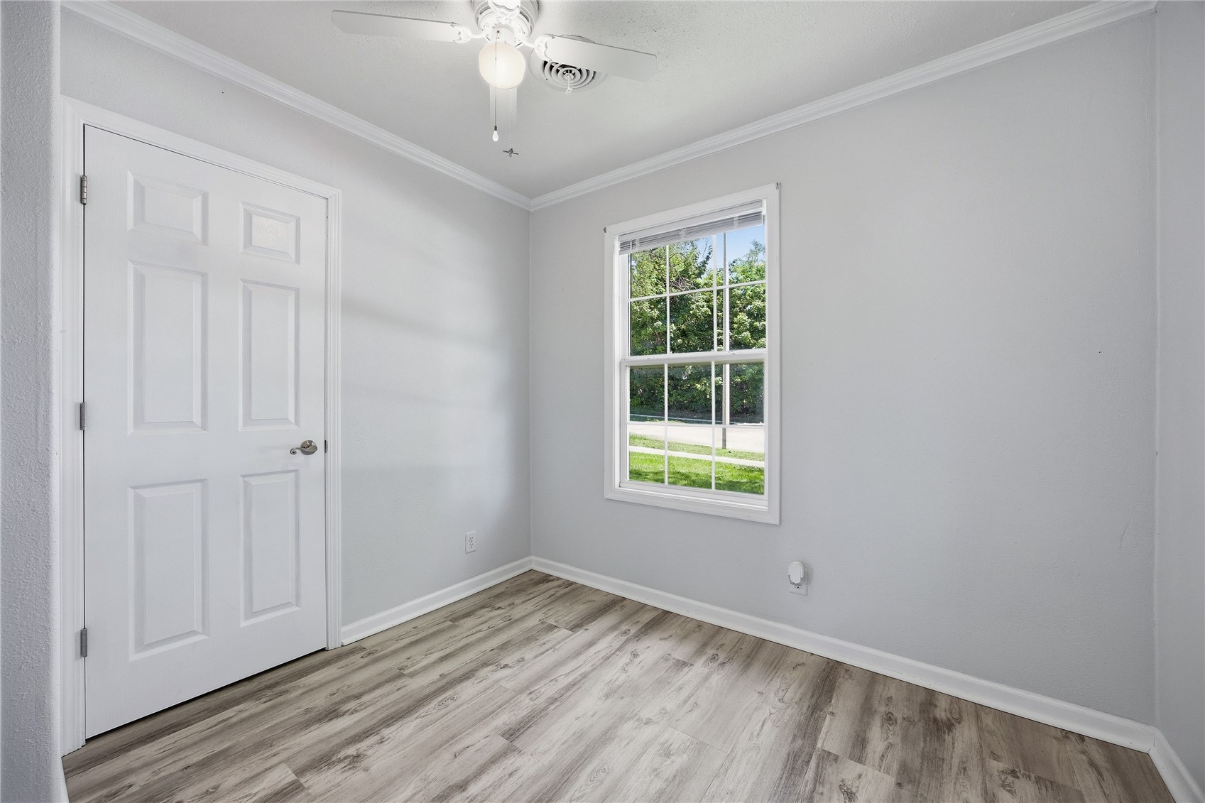 3737 Oakland Road NE Cedar Rapids IA 52402