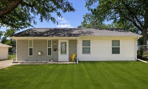 3737 Oakland Road NE Cedar Rapids IA 52402