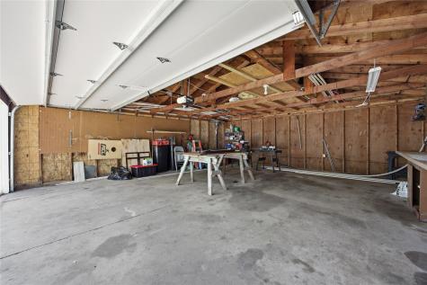 3737 Oakland Road NE Cedar Rapids IA 52402