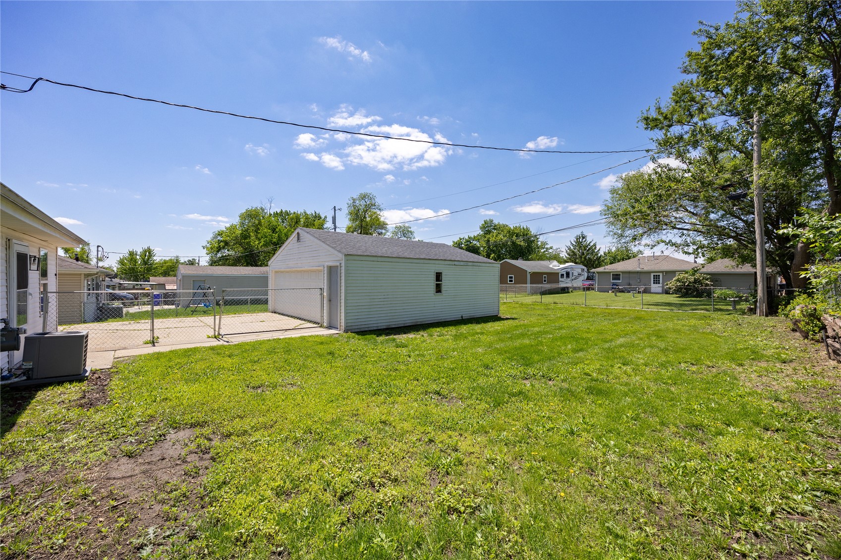 3737 Oakland Road NE Cedar Rapids IA 52402