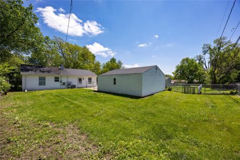 3737 Oakland Road NE Cedar Rapids IA 52402