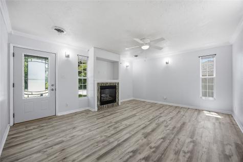3737 Oakland Road NE Cedar Rapids IA 52402