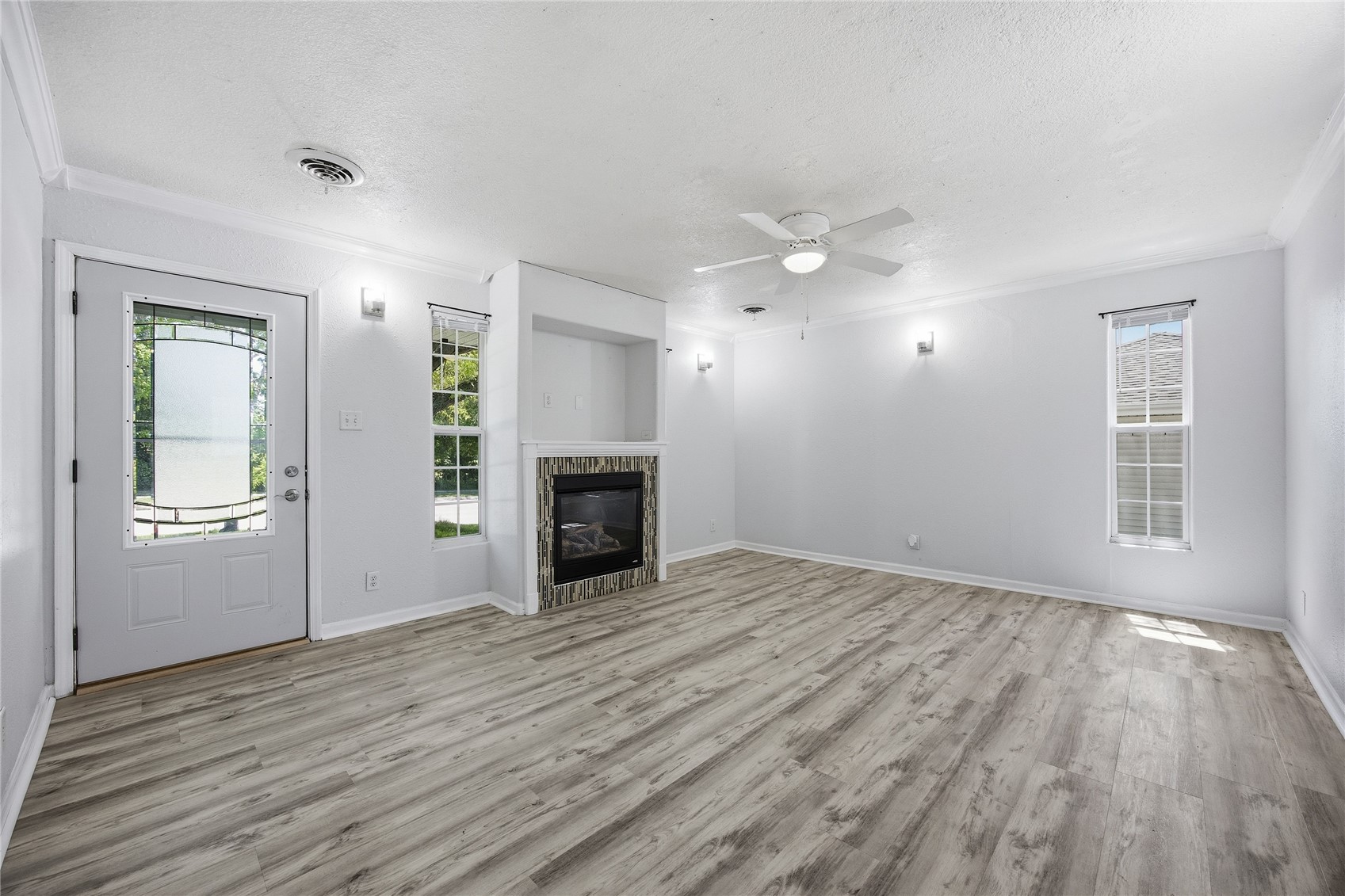 3737 Oakland Road NE Cedar Rapids IA 52402