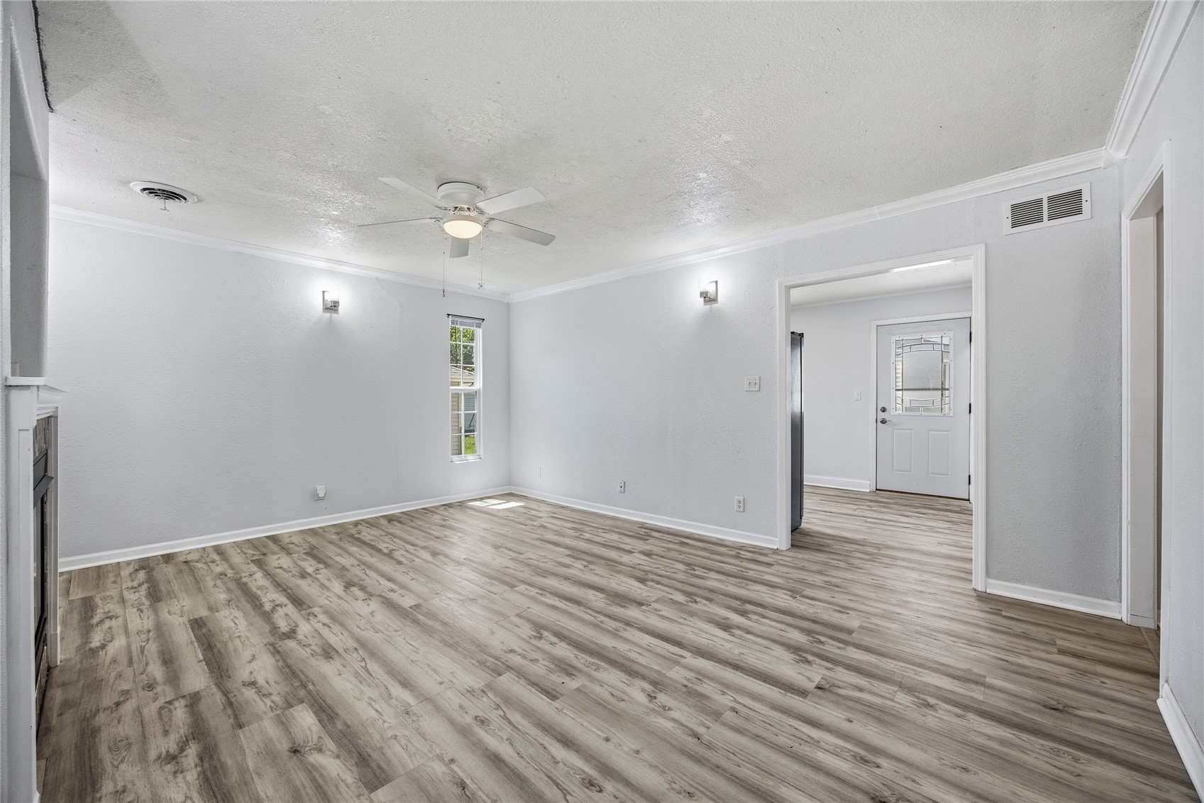 3737 Oakland Road NE Cedar Rapids IA 52402