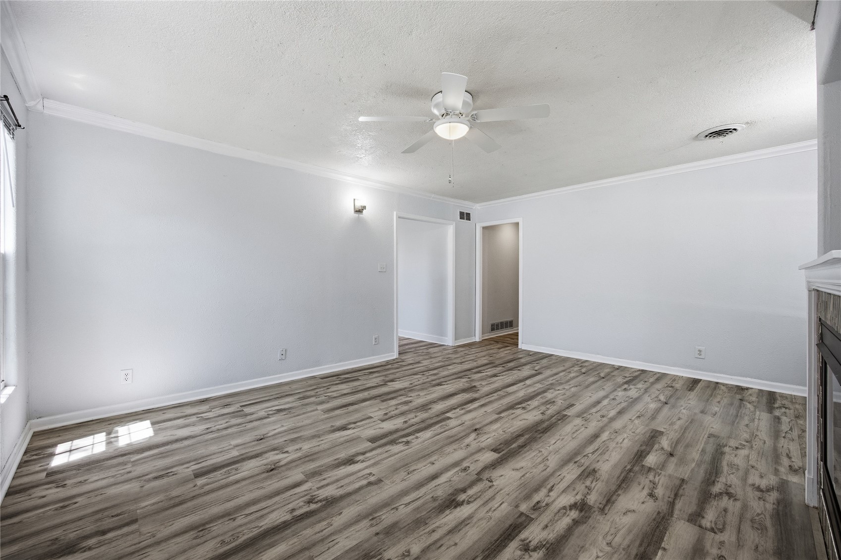 3737 Oakland Road NE Cedar Rapids IA 52402