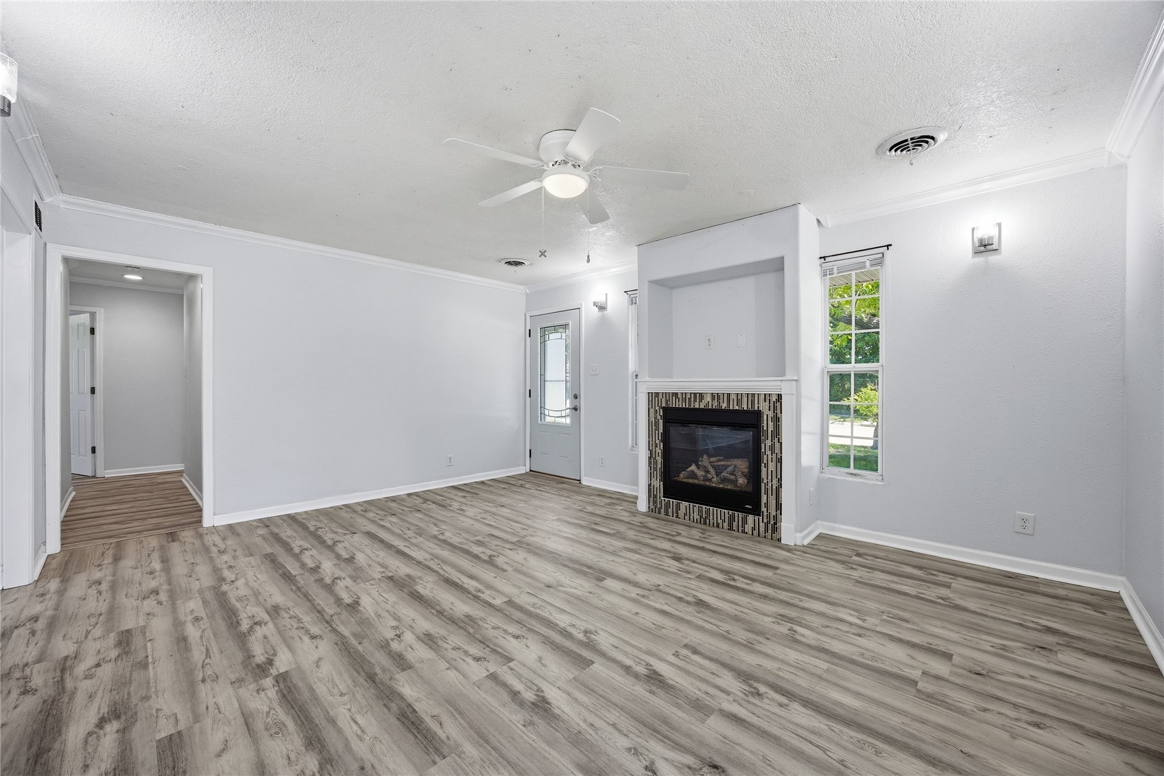 3737 Oakland Road NE Cedar Rapids IA 52402